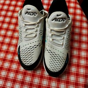 Nike runners youth size 7 ( women's 8)